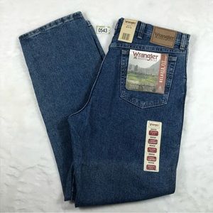 Wrangler Rugged Wear Relaxed Fit Straight Leg NWT  36 x 32